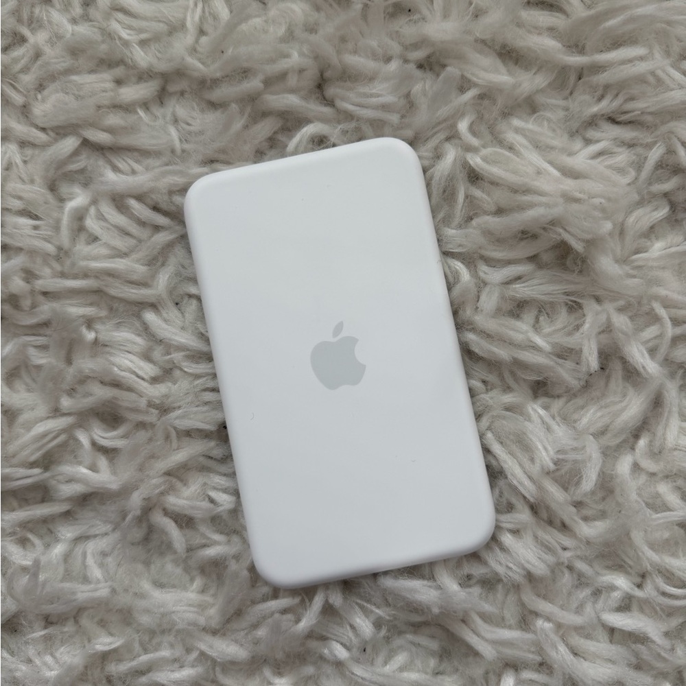 iPhone Air MagSafe Battery - Picture 1 of 4